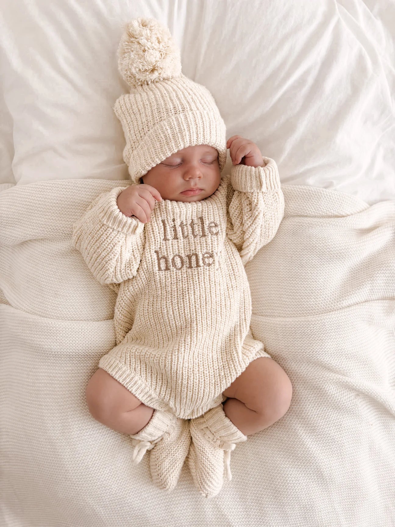 PRE-ORDER (mid okt) - “Little Honey” Romper | Oat